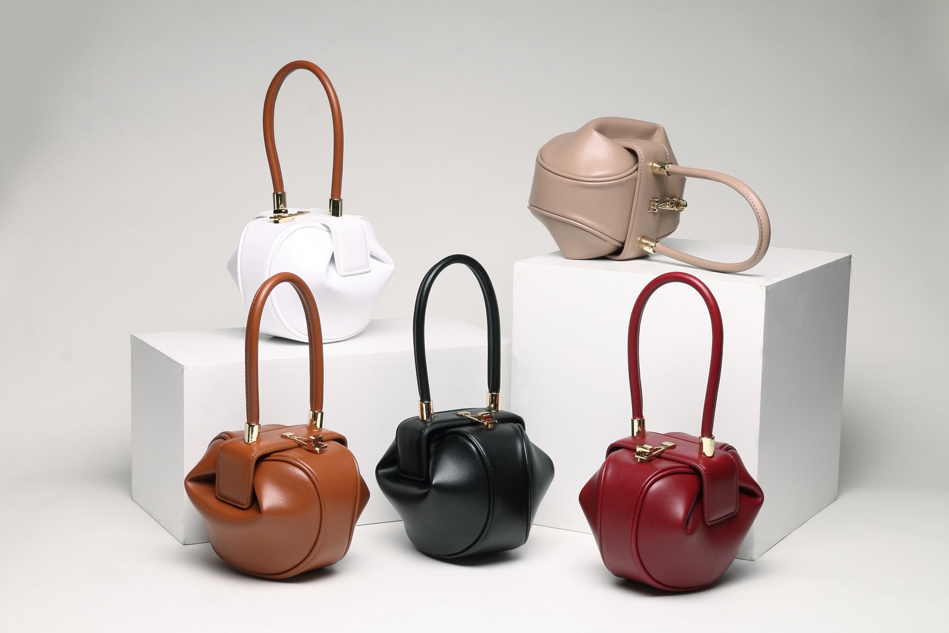 handmade handbags from echopurse for women-echopurse blog post-5 ways to simplify the way you choose handbag on a budget.