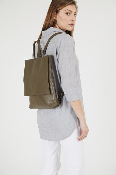 Classic Flap Backpack in Pebbled Green – Sseko Designs