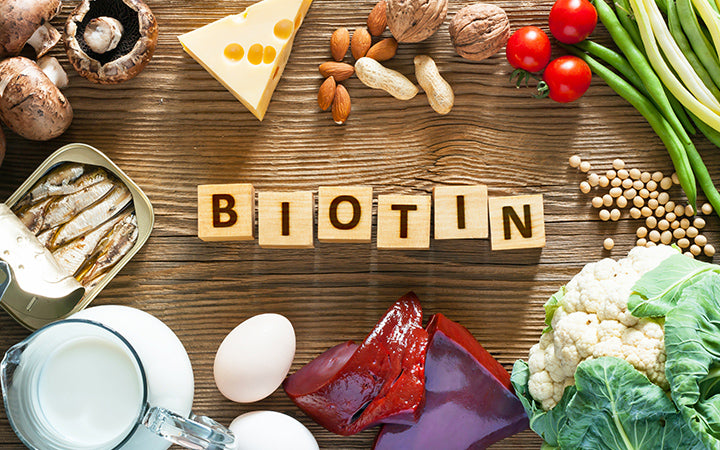 बालों के लिए बायोटिन: क्या यह वास्तव में काम करता है? - Biotin For Hai –  SkinKraft