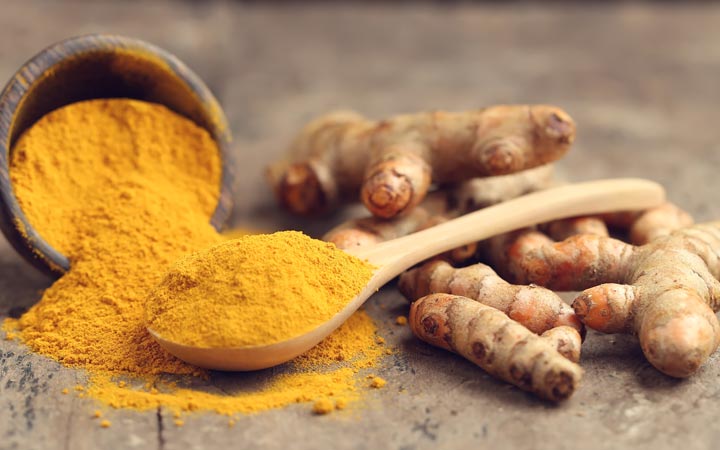 Ginger and turmeric powder