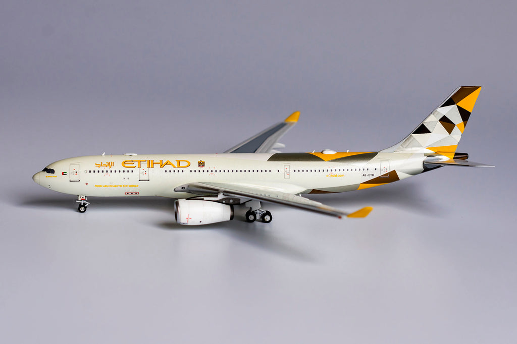 Etihad Airways Airbus A330-200 A6-EYH NG Model 61027 Scale 1:400