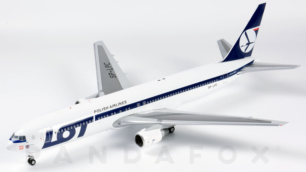 Polish Airlines BOEING 767-300 Airplane Model 1:200 LOT