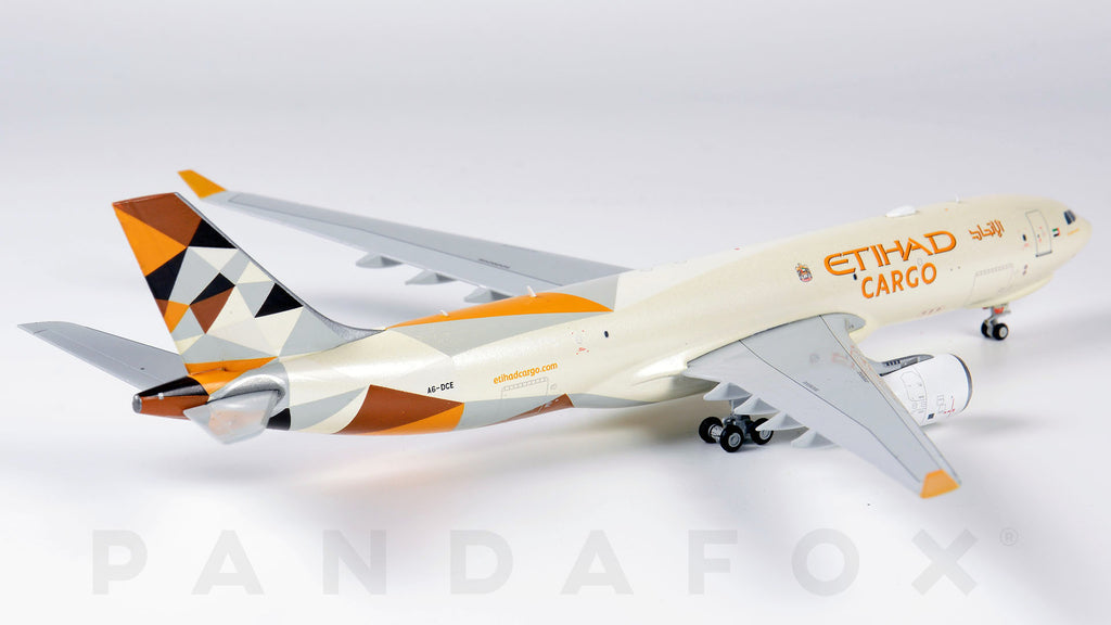 JC Wings 1:400 Etihad Cargo Airbus a330-200F "A6-DCE" XX4103 