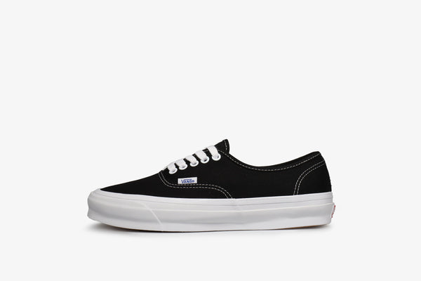 vans authentic og black white