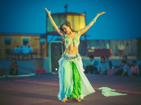 desert safari dubai belly dancer