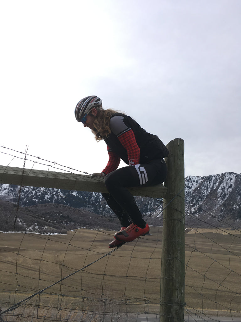 snek cycling merino arm knee warmers fence