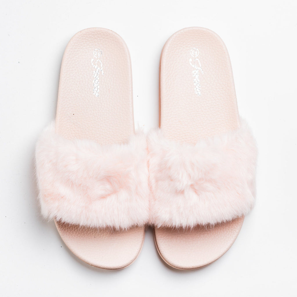 fuzzy slippers slides