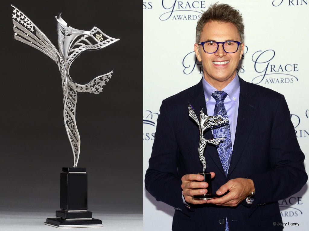 Alex Soldier Designs Award For Tim Daly