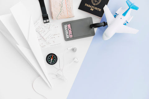 uçak, pasaport kılıfı,bagaj etiketi,uçak bileti