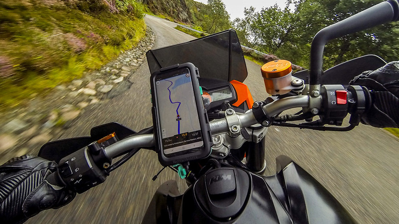 Waze motorcycle GPS mounted using Ultimateaddons Tough Galaxy S8 Mount Case