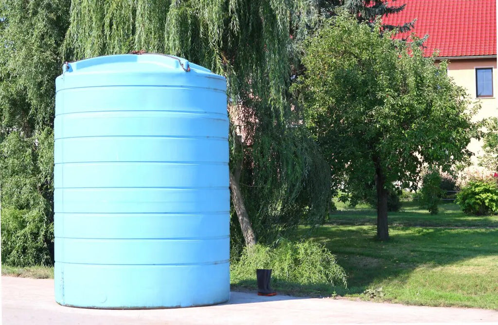 Lodret rund tank beholder 12500 liter til vand, diesel og væsker – vandtanke.dk