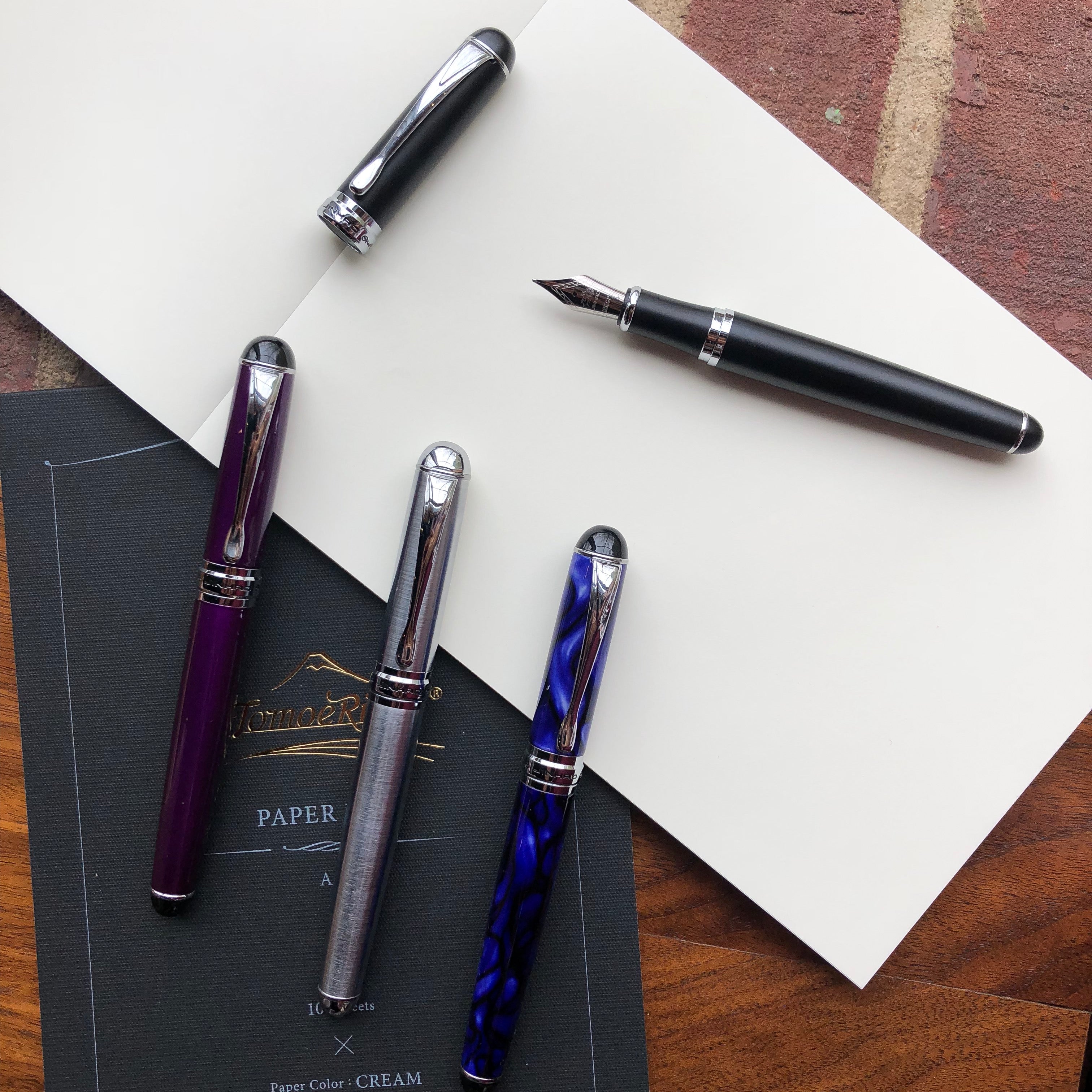 Luxury Jinhao 750 fountain pen with black and silver lattice shape