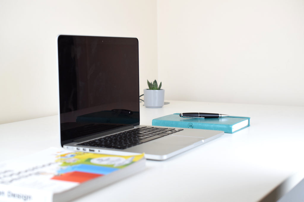 7 desk setup productivity tips