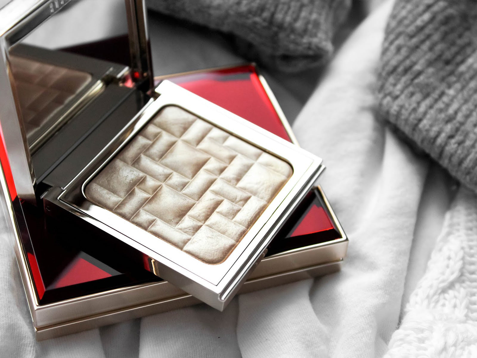 BOBBI BROWN CAVIAR & RUBIES KOLEKCE HOLIDAY 2017 || NOVINKY & RECENZE