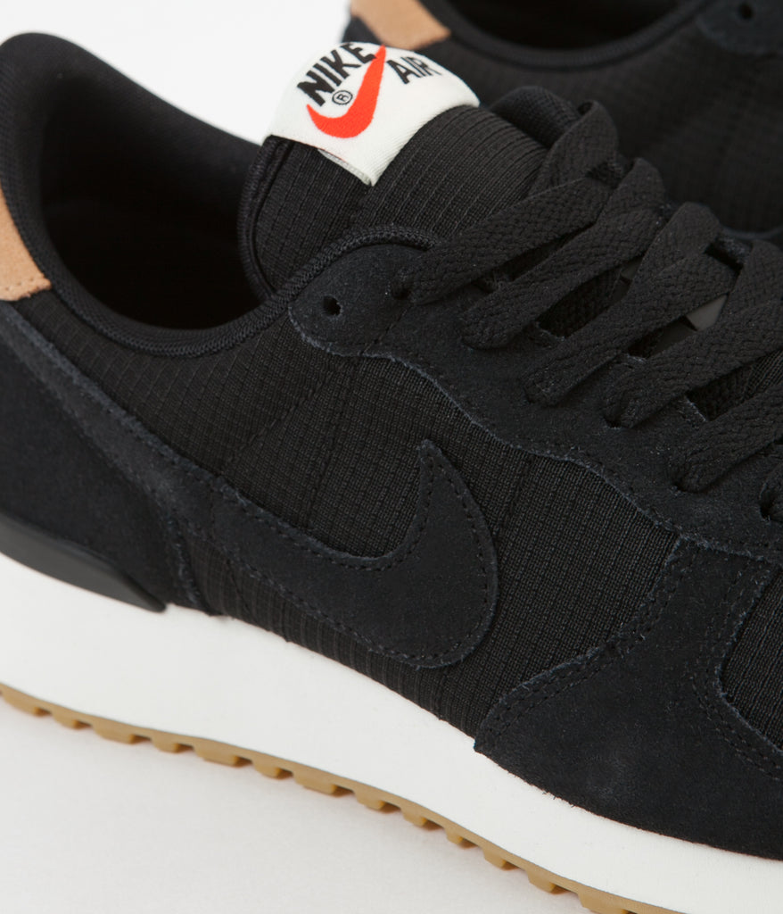 nike air vortex leather trainers in black