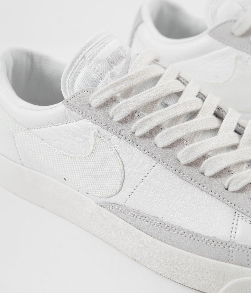 nike blazer low all white