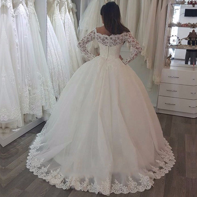 vintage lace ball gown wedding dress