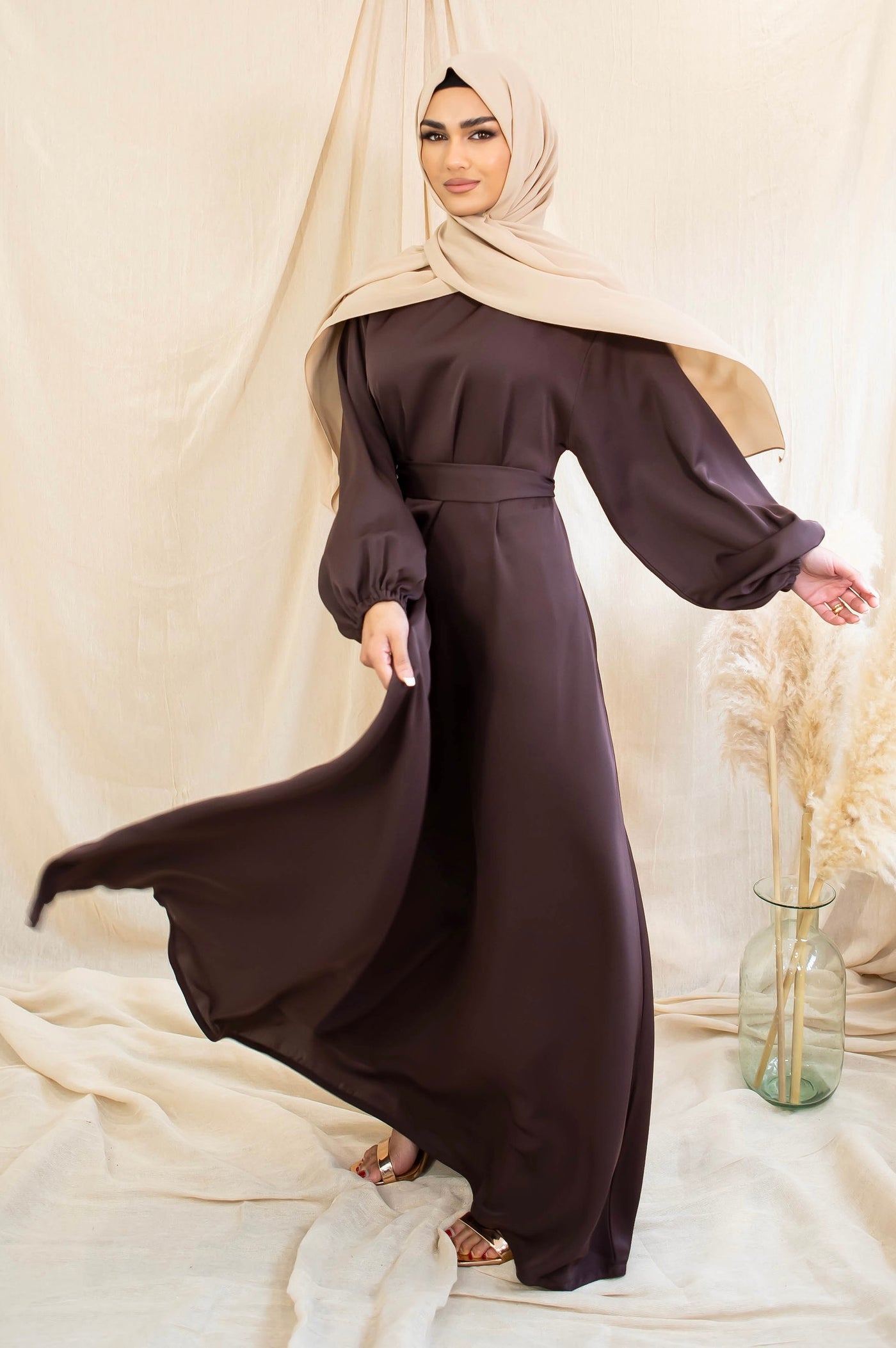 AALIYA COLLECTIONS Walnut Flare Closed Abaya