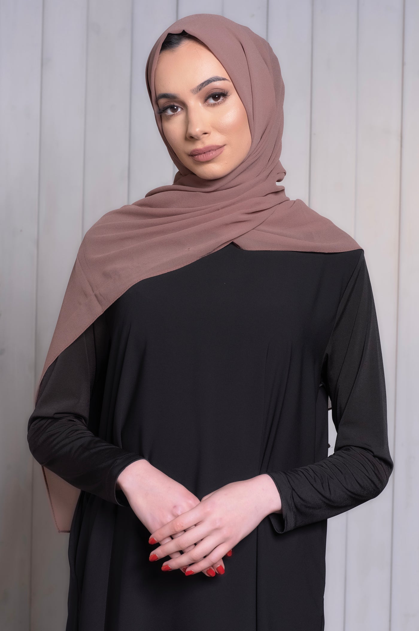 closed black abaya with pockets