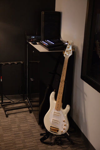 Empire Ears Experience Lounge - Live Music Demo Station