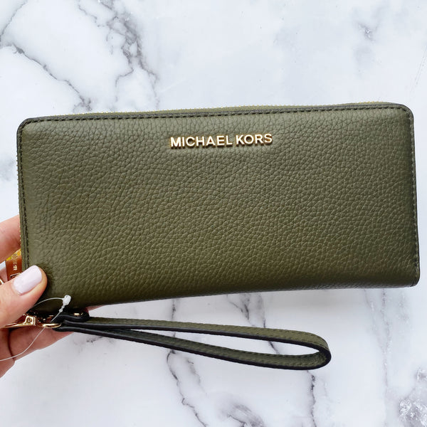 michael kors card holder wristlet