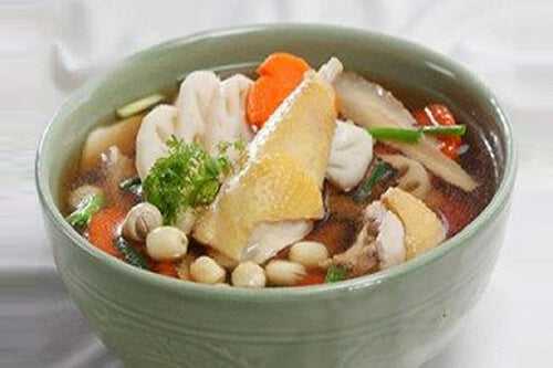 Canh-ga-ham-hạt-sen-giau-sat-bo-mau