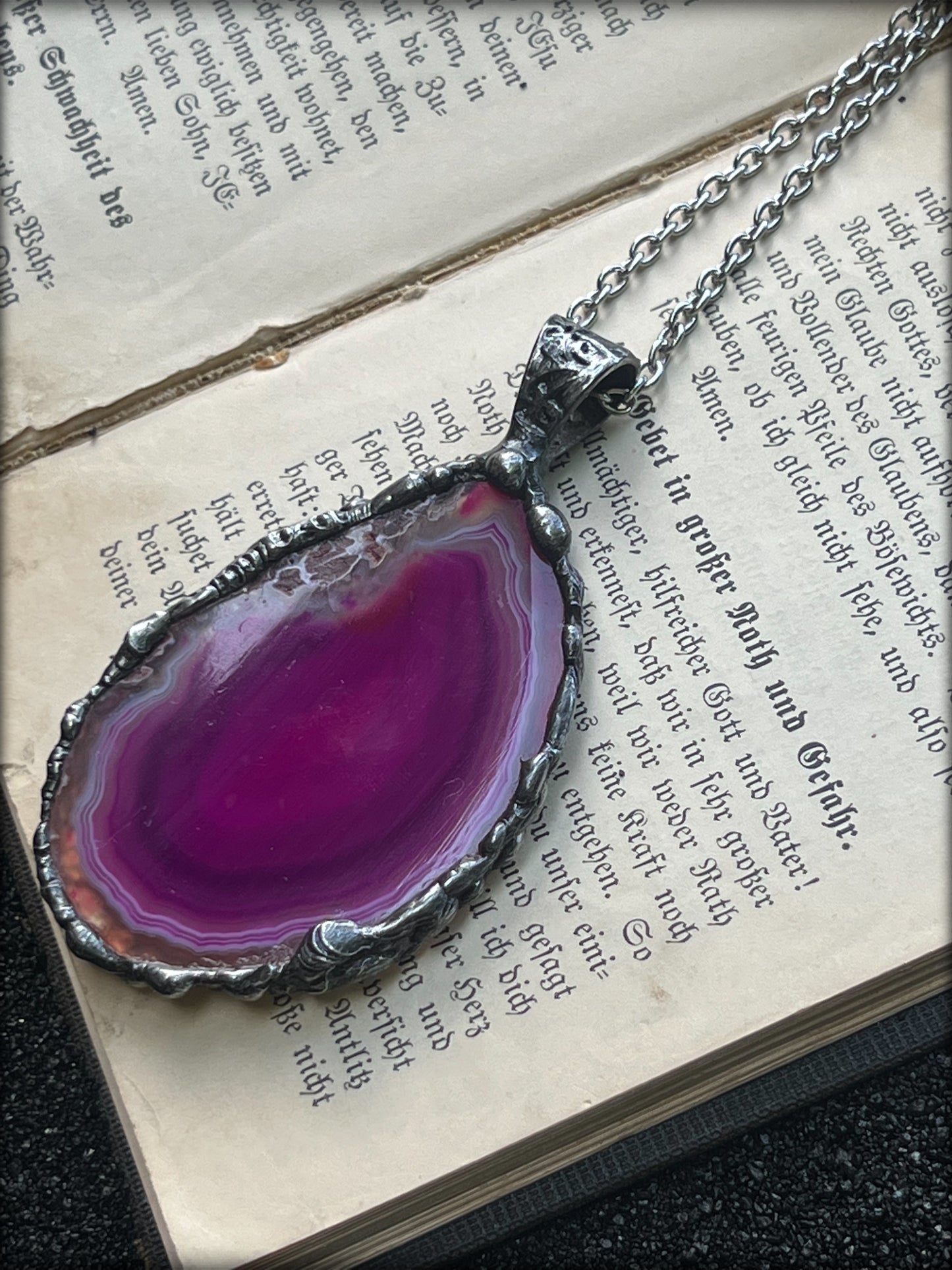 Fushia agate slice Tiffany technique pendant necklace~