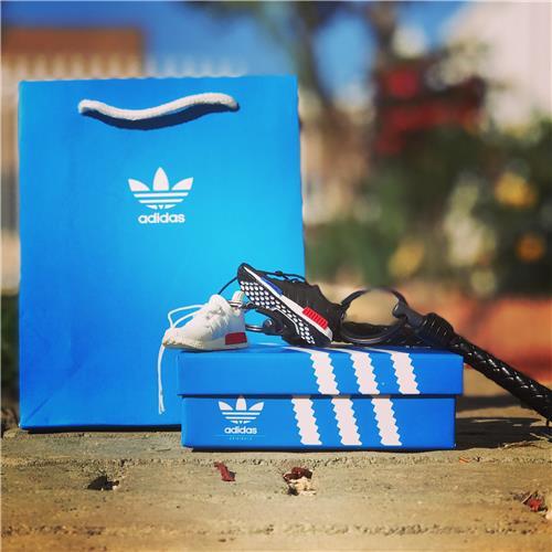 adidas sneaker box