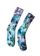 bamboo rayon tie dyed socks in shades of blue and purple