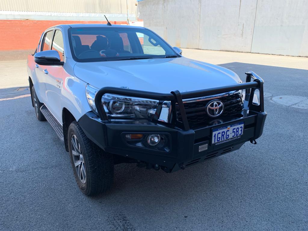 hilux with bullbar