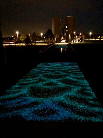 Jill MacKay's glowing "Wave Walk" design using AGT™ Glow Stones, night time view