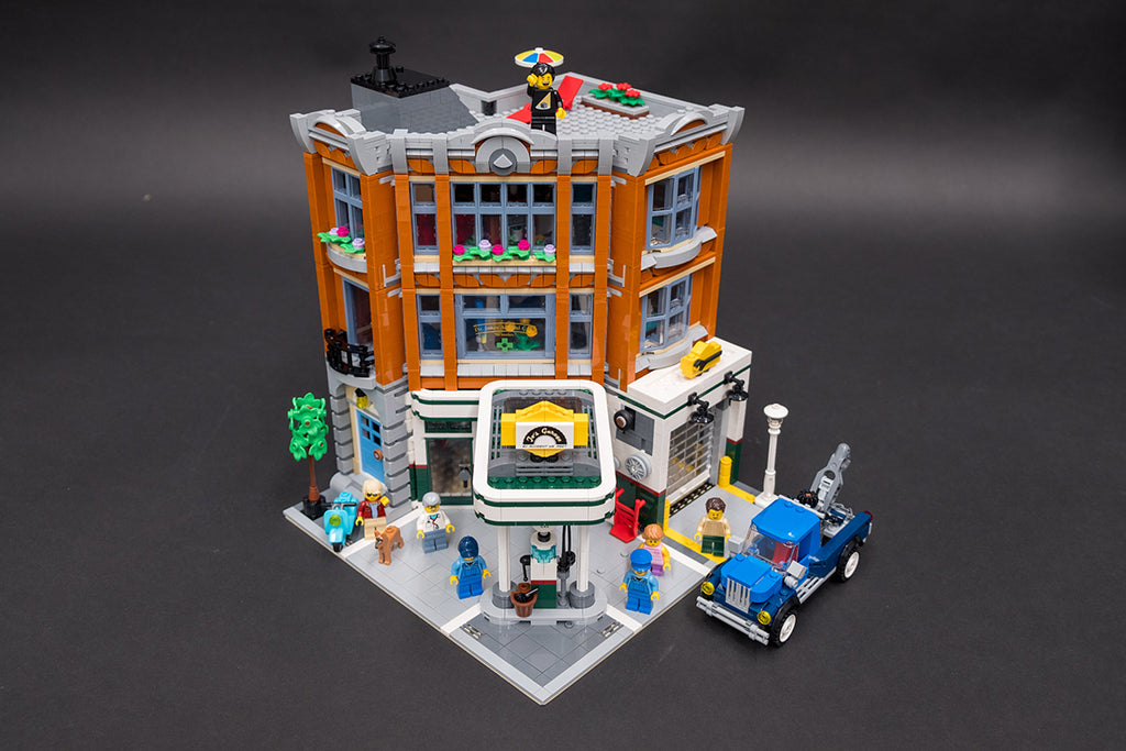 LEGO Corner Garage Complete Build