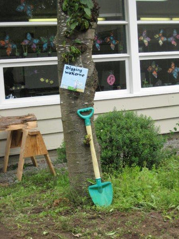 'Digging Welcome' sign at Pitt Meadows Elementary School Therapeutic & Enabling Garden