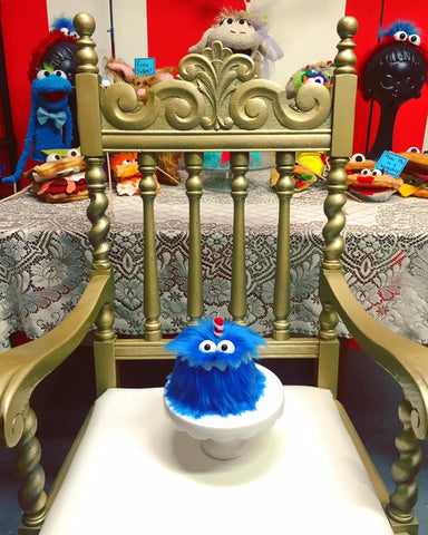 Birthday party throne