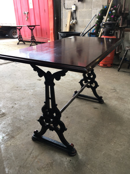 old style pub table