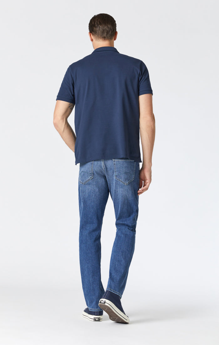 MATT RELAXED STRAIGHT LEG JEANS IN LIGHT USED BRUSHED WILLIAMSBURG Image 2