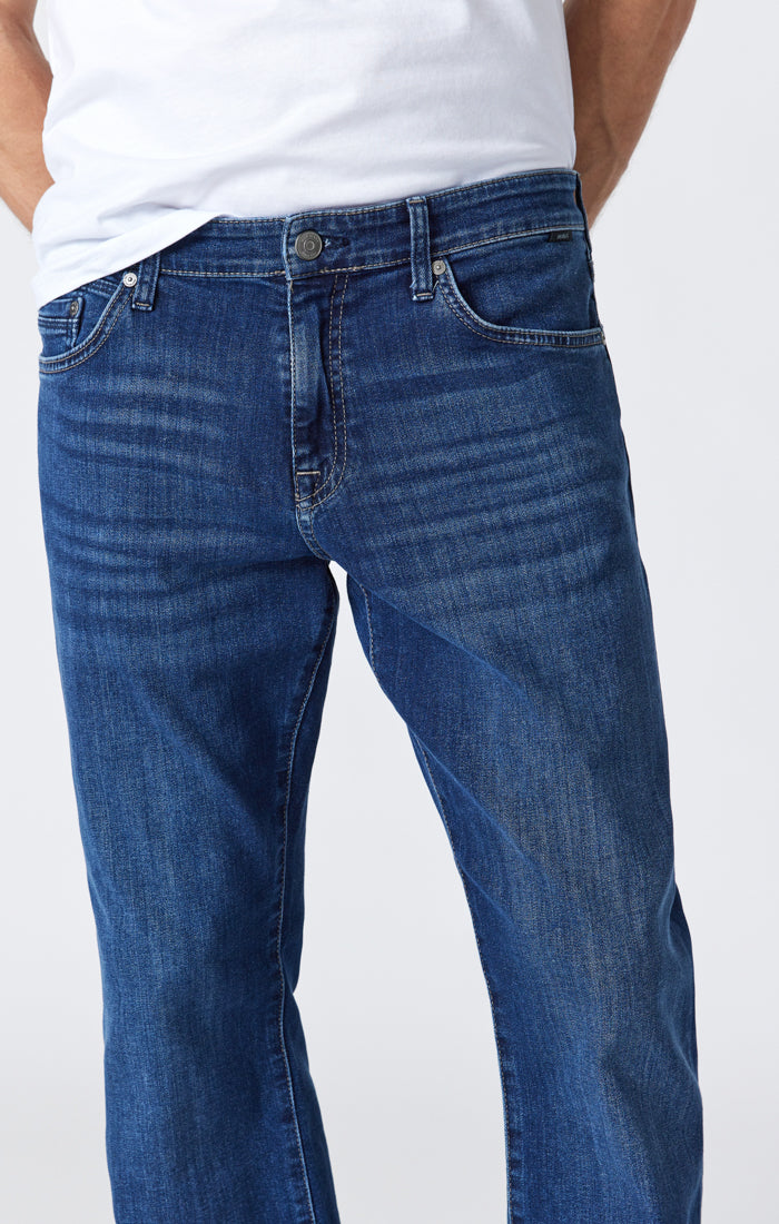 MATT RELAXED STRAIGHT LEG JEANS IN DARK BRUSHED WILLIAMSBURG Image 5