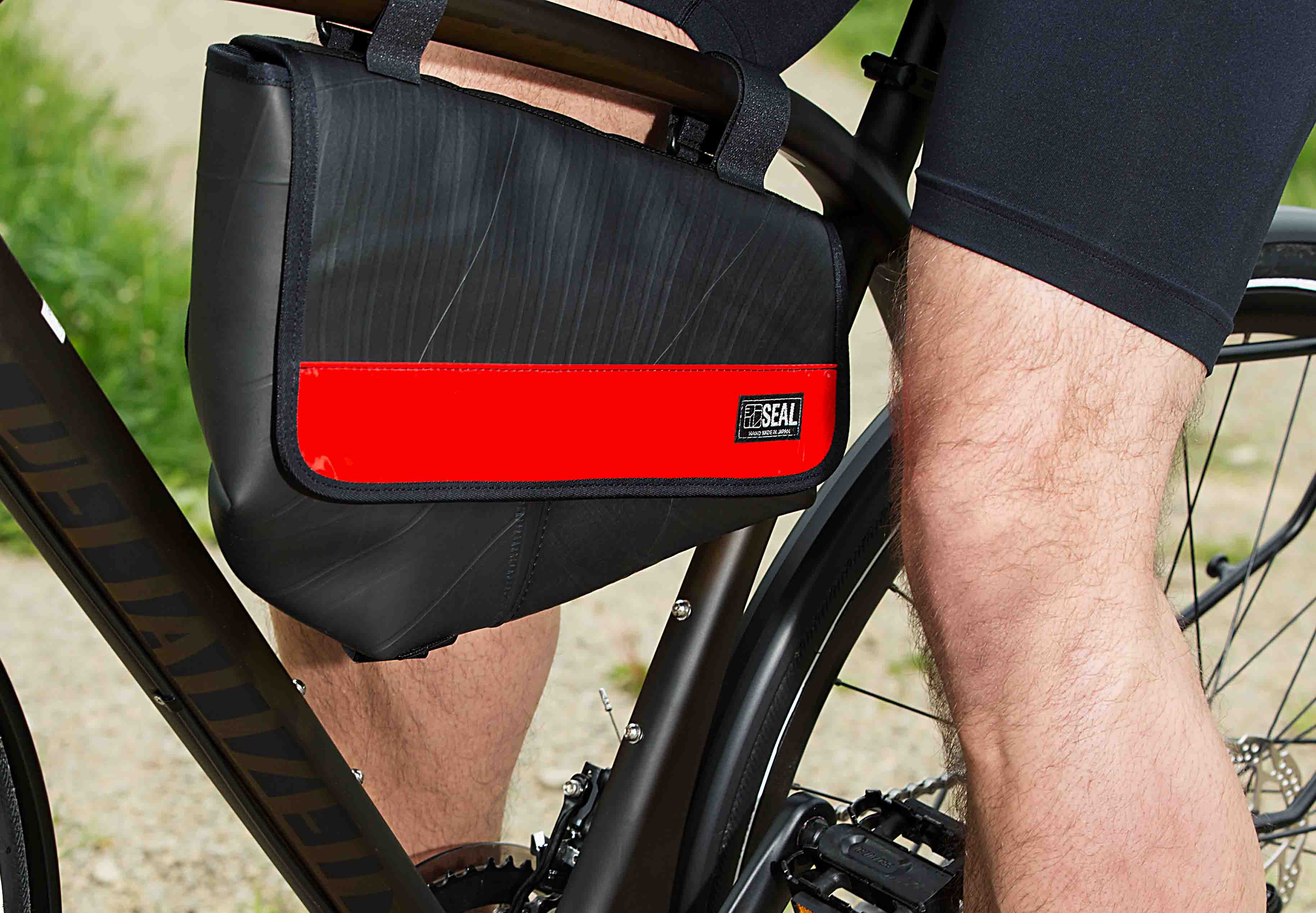 SEAL Recycled Tire tube bicycle bag