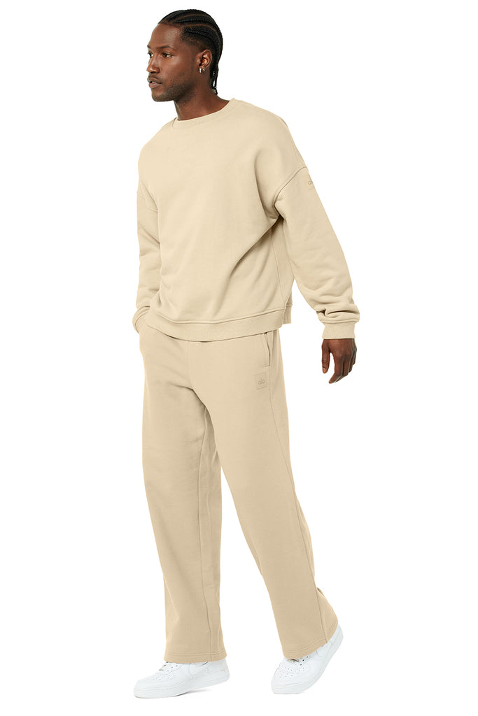 Alo Yoga Men's Renown Crew Neck Pullover & Renown Sweatpant Set. 2