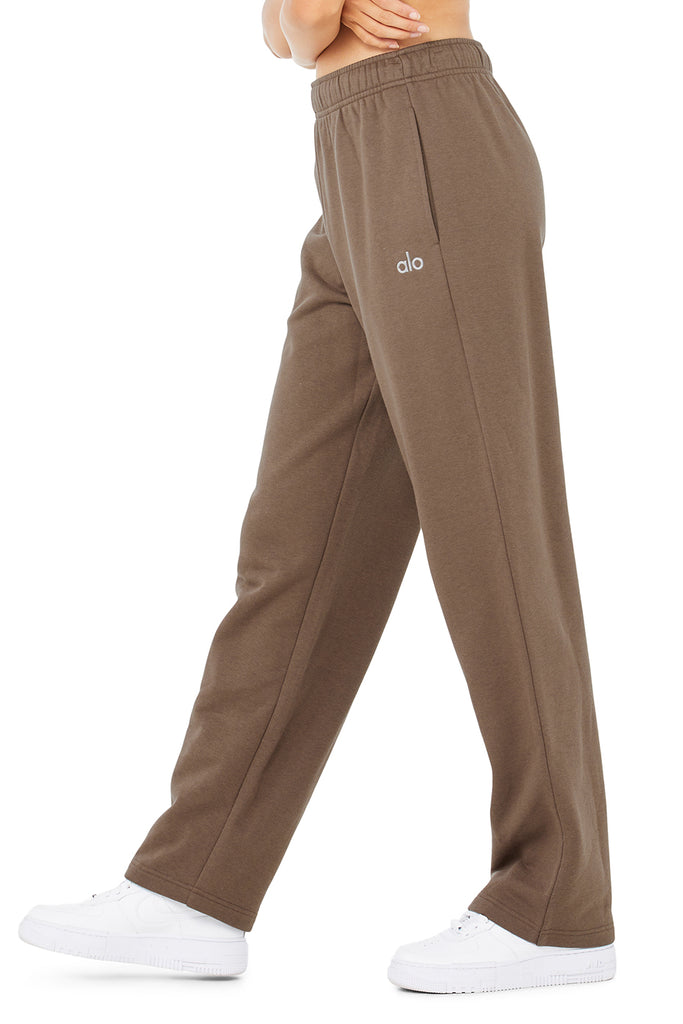 Alo Yoga Accolade Straight Leg Sweatpant - Hot Cocoa. 4