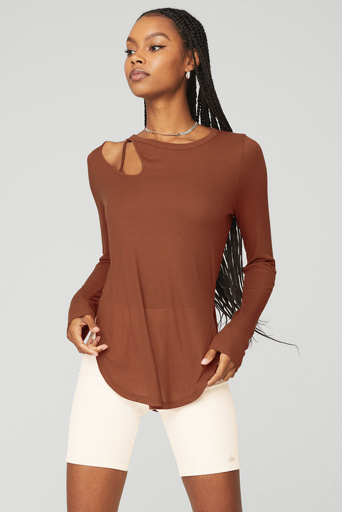 Alo Yoga Ribbed Peak Long Sleeve - Rust. 1