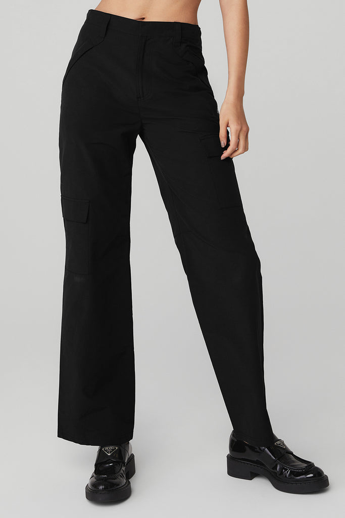 Alo Yoga The Edge Trouser - Black. 2