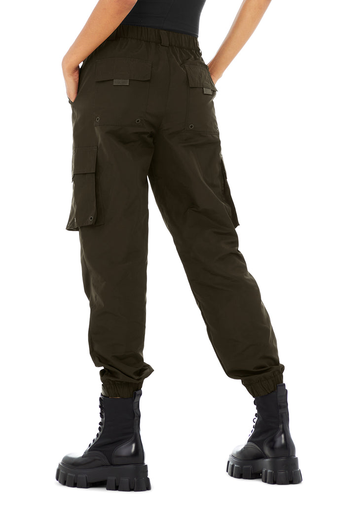 Alo Yoga It Girl Pant - Dark Olive. 4