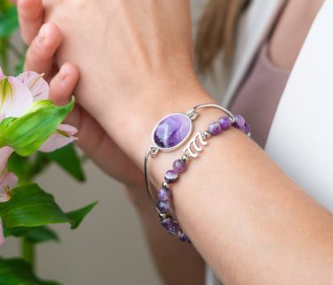 I Am Strong: Illuminating Bracelet of Feminine Power Review The Products Key Features and Functionality
