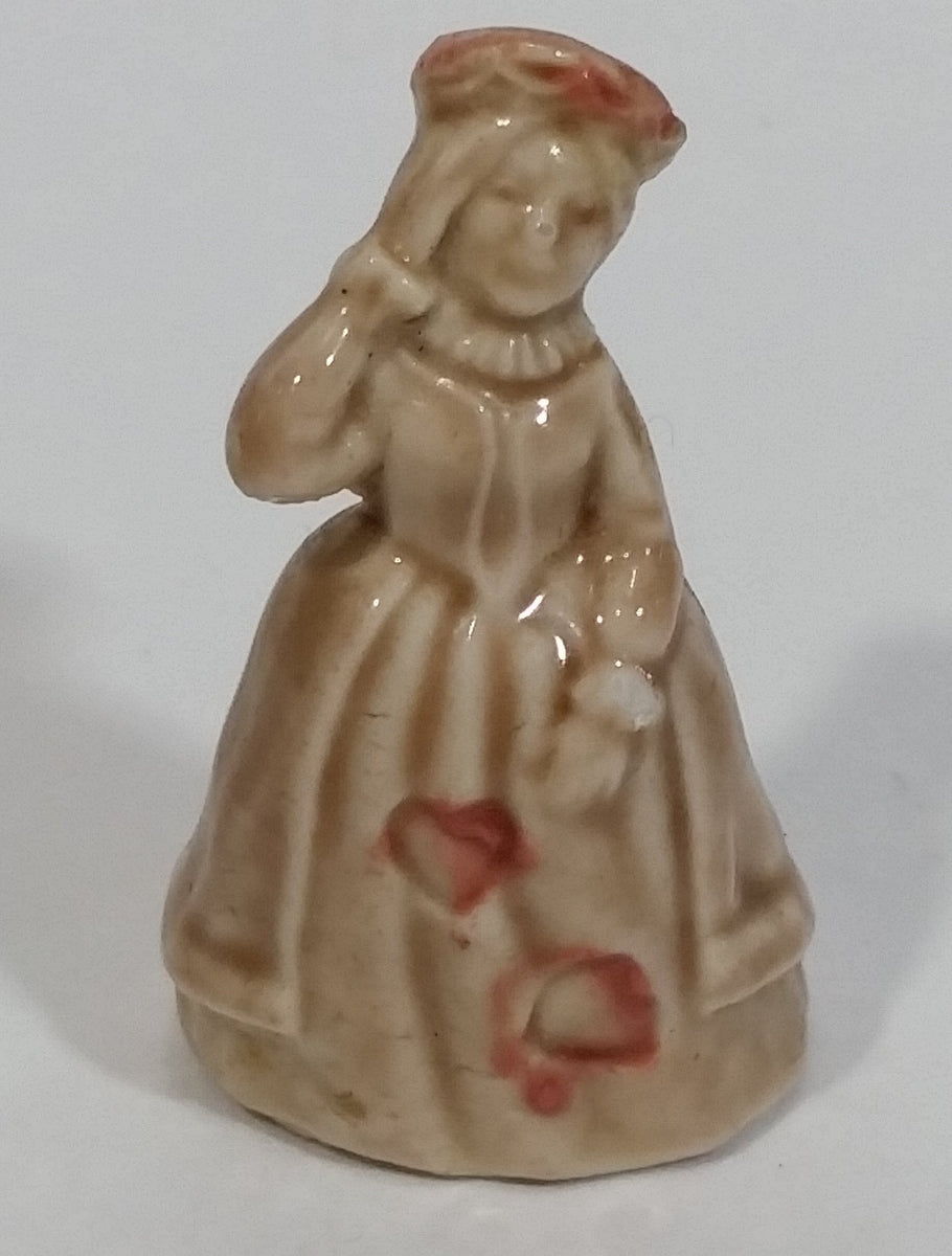 Vintage Wade Red Rose Tea Figurine Queen of Hearts Treasure Valley