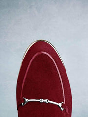 This Fistral in red suede features a gentle almond toe shape.