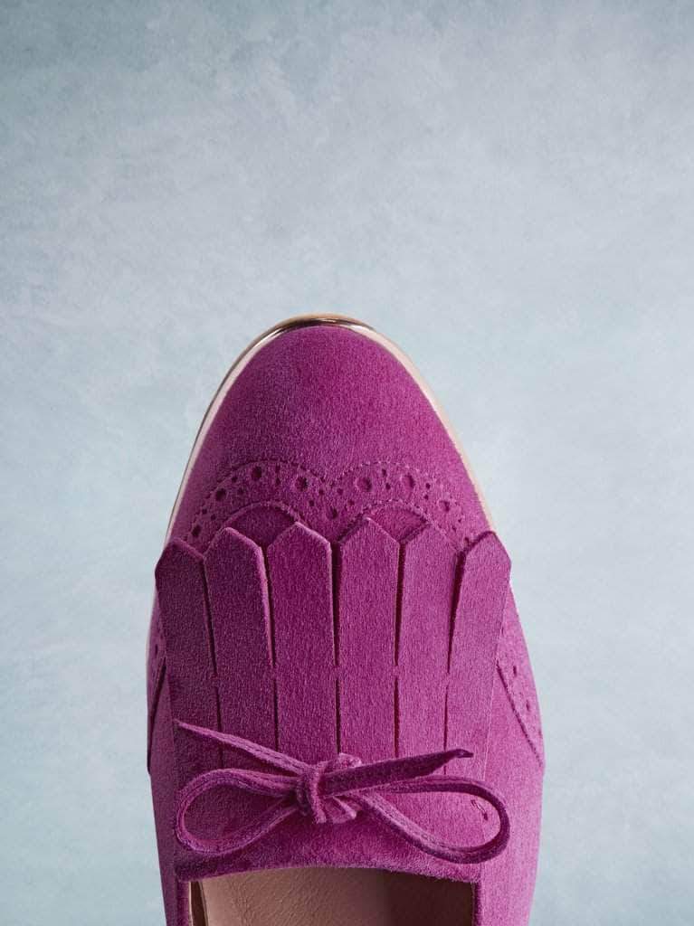 This pink pump has a sophisticated gentle almond toe shape.