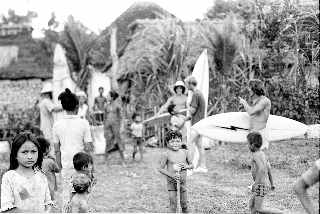 Jeff Hackman at Uluwatu, 1974. PHOTO: Dick Hoole.