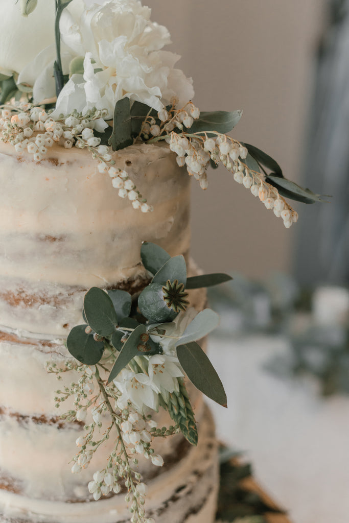 The Wild Flower Weddings_Wedding Cake Flowers