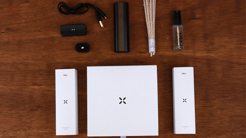 PAX 2 box with accessories